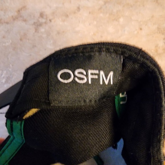 Snapback Black Hat with the saying "Smokin'em all since 1947" - Picture 7 of 9